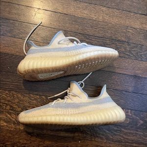 Yeezy Boost 350 v2 Linen
